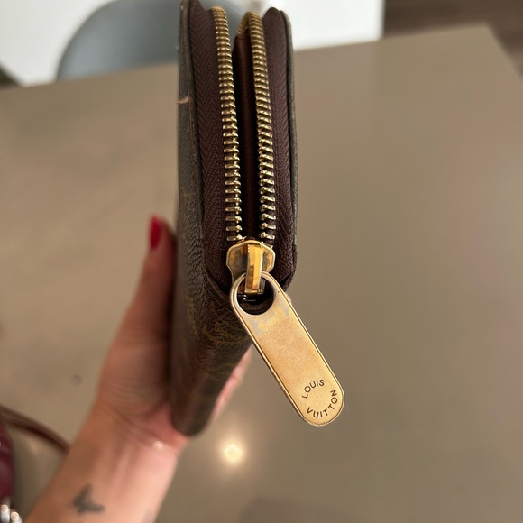 LV Zippy Wallet - Picture 9 of 9